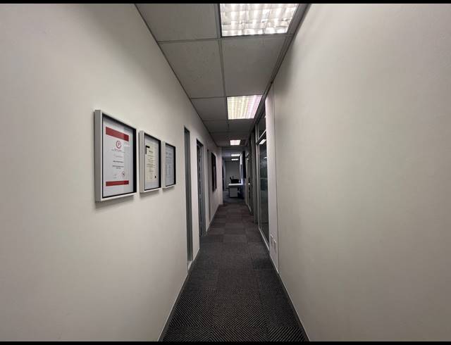 199M² OFFICE TO LET IN ROSEBANK